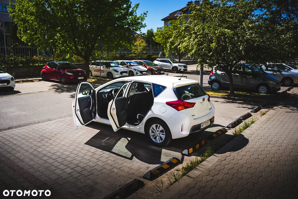 Toyota Auris - 12