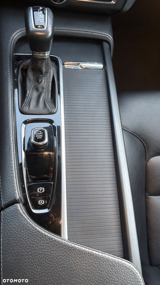 Volvo V90 D4 AWD Momentum - 39