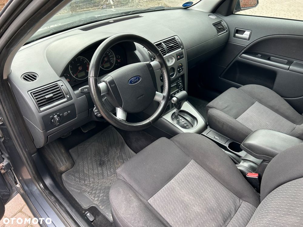 Ford Mondeo 2.0 Trend - 12