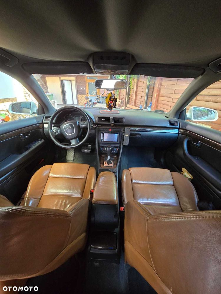 Audi A4 Limousine - 3