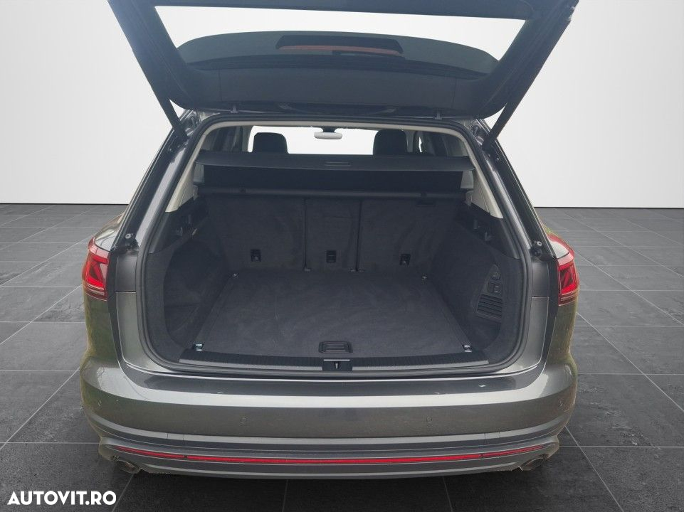 Volkswagen Touareg - 17
