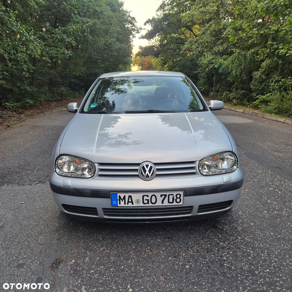 Volkswagen Golf 1.6 - 9