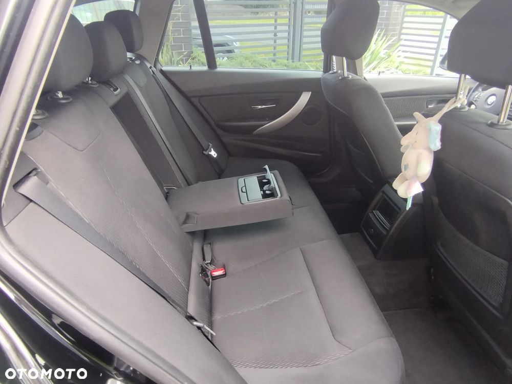 BMW Seria 3 - 16