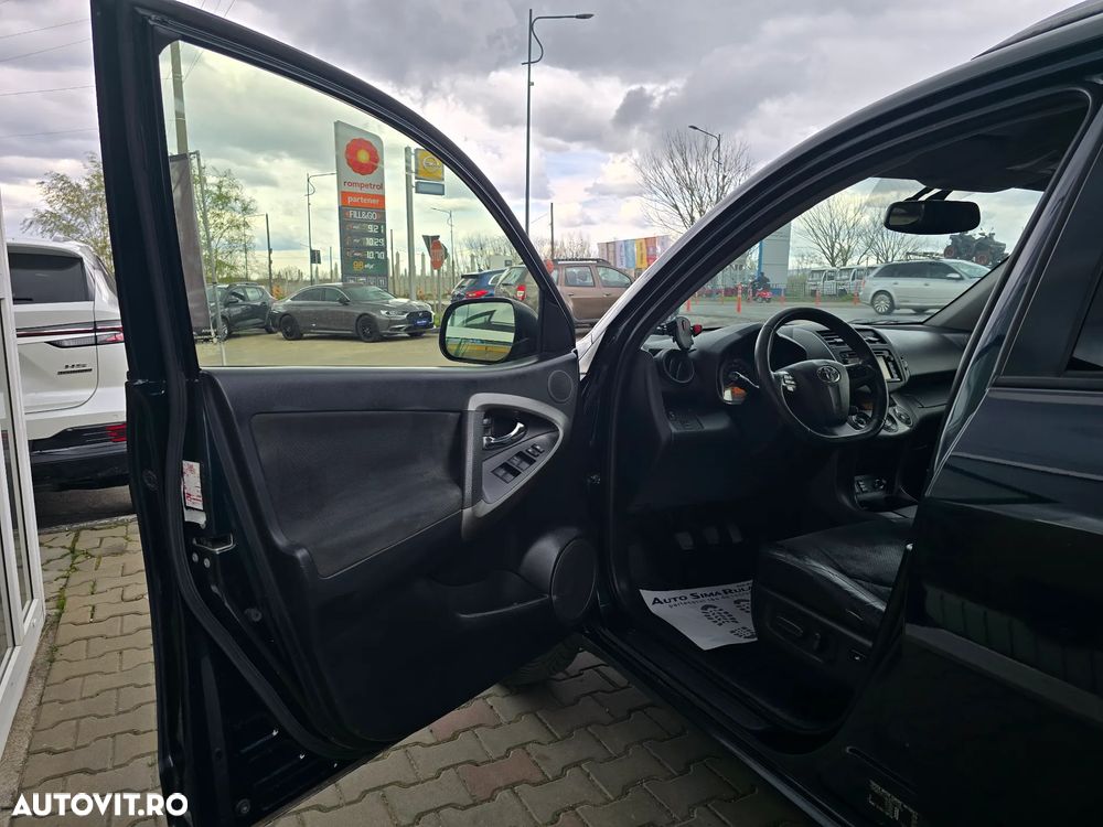 Toyota RAV4 - 16