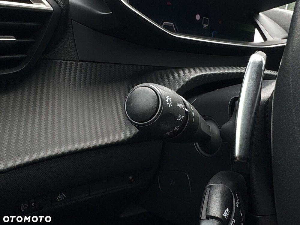 Peugeot 208 1.2 PureTech Allure S&S EAT8 - 12