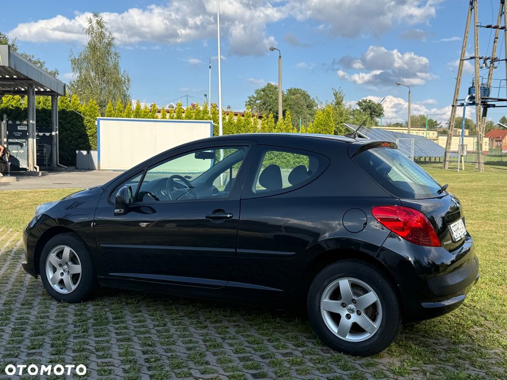 Peugeot 207 1.4 16V Trendy - 12