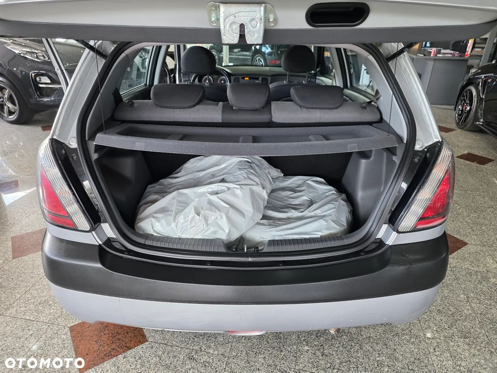 Kia Rio - 12