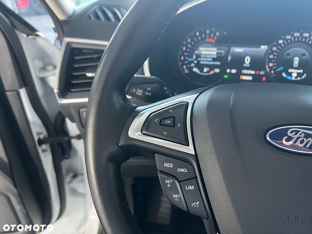 Ford S-Max 2.0 EcoBlue Titanium - 24