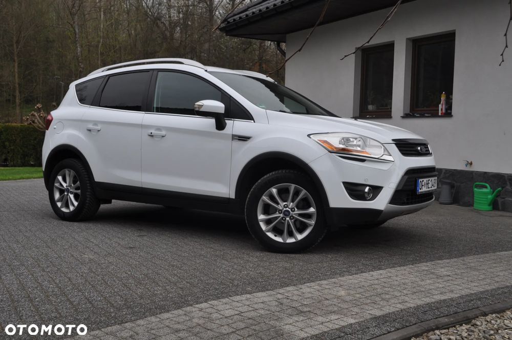 Ford Kuga 2.0 TDCi 2x4 Titanium - 3
