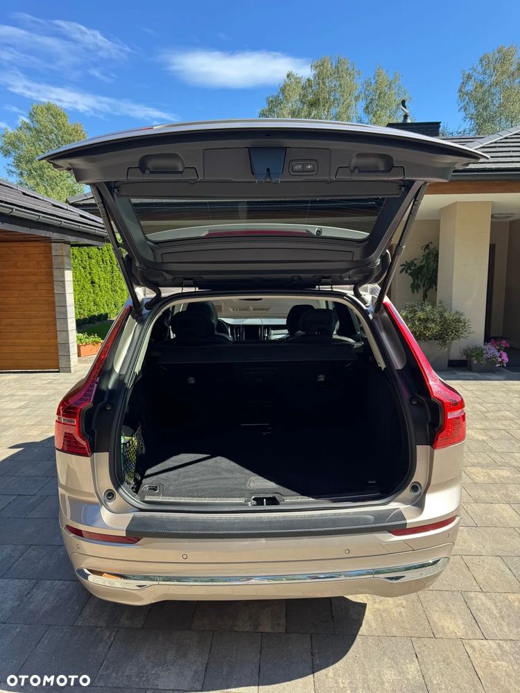 Volvo XC 60 B5 B AWD Ultra Bright - 12