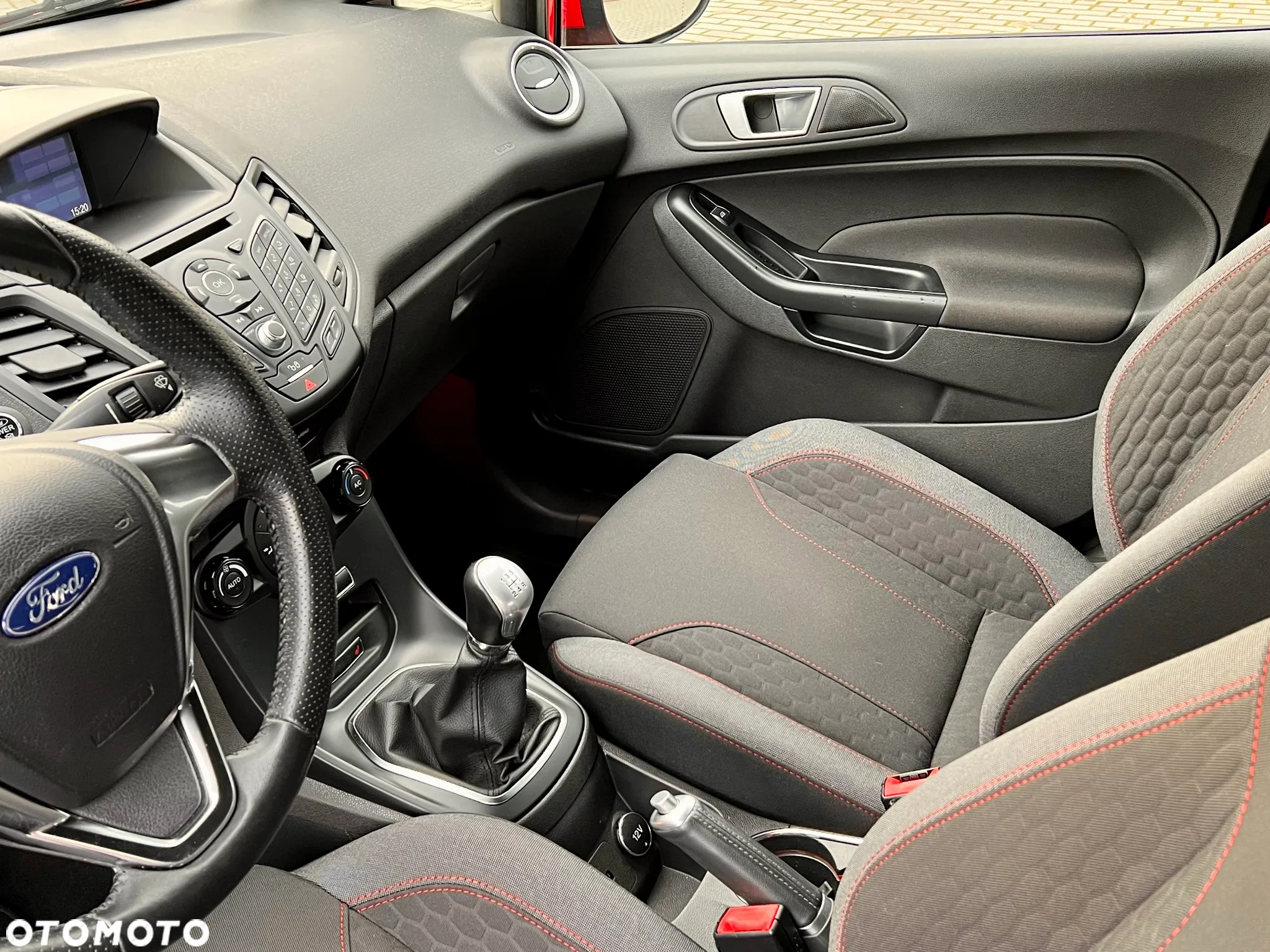 Ford Fiesta 1.0 EcoBoost S&S ST-LINE Red - 24
