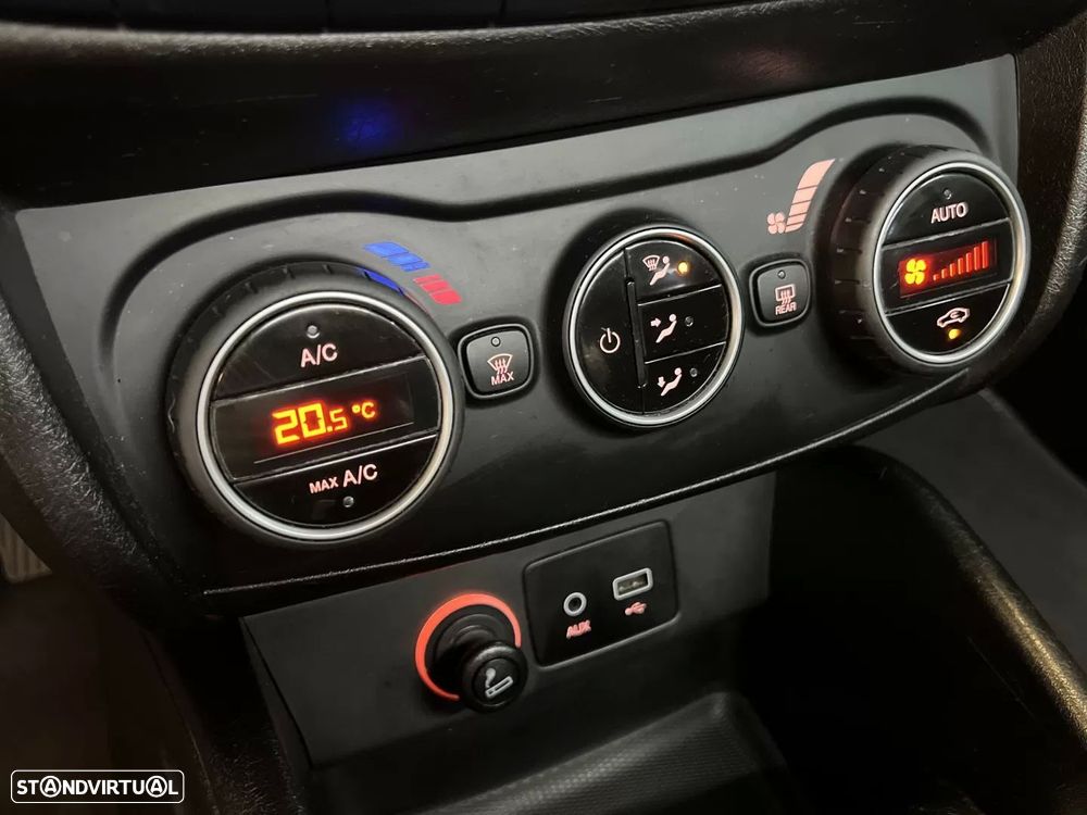 Fiat Tipo Station Wagon 1.3 M-Jet Lounge Tech - 13