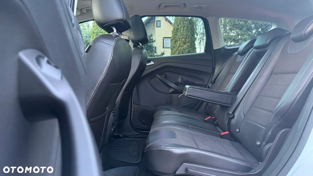 Ford Kuga 2.0 TDCi 4x4 Titanium - 28