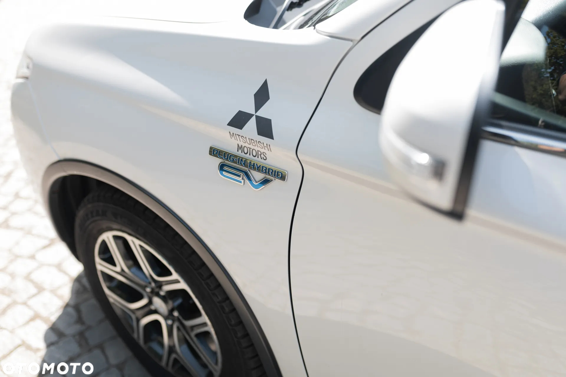 Mitsubishi Outlander - 5