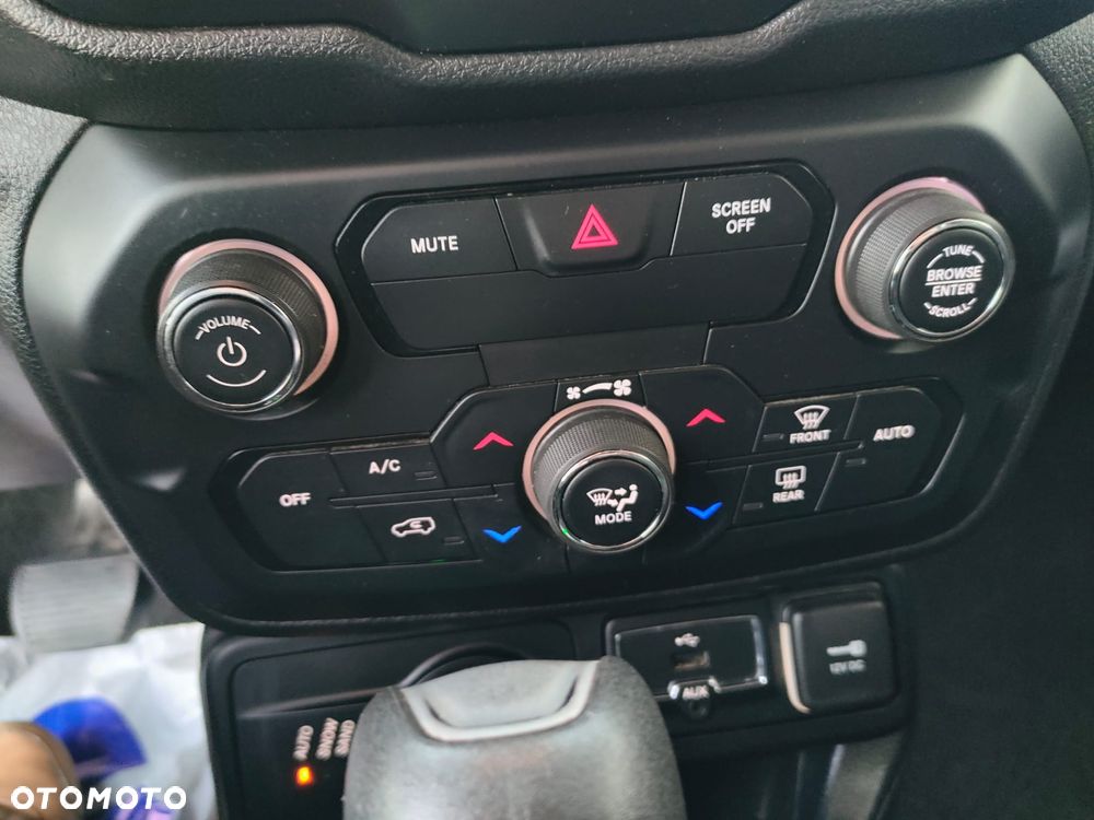 Jeep Renegade - 12