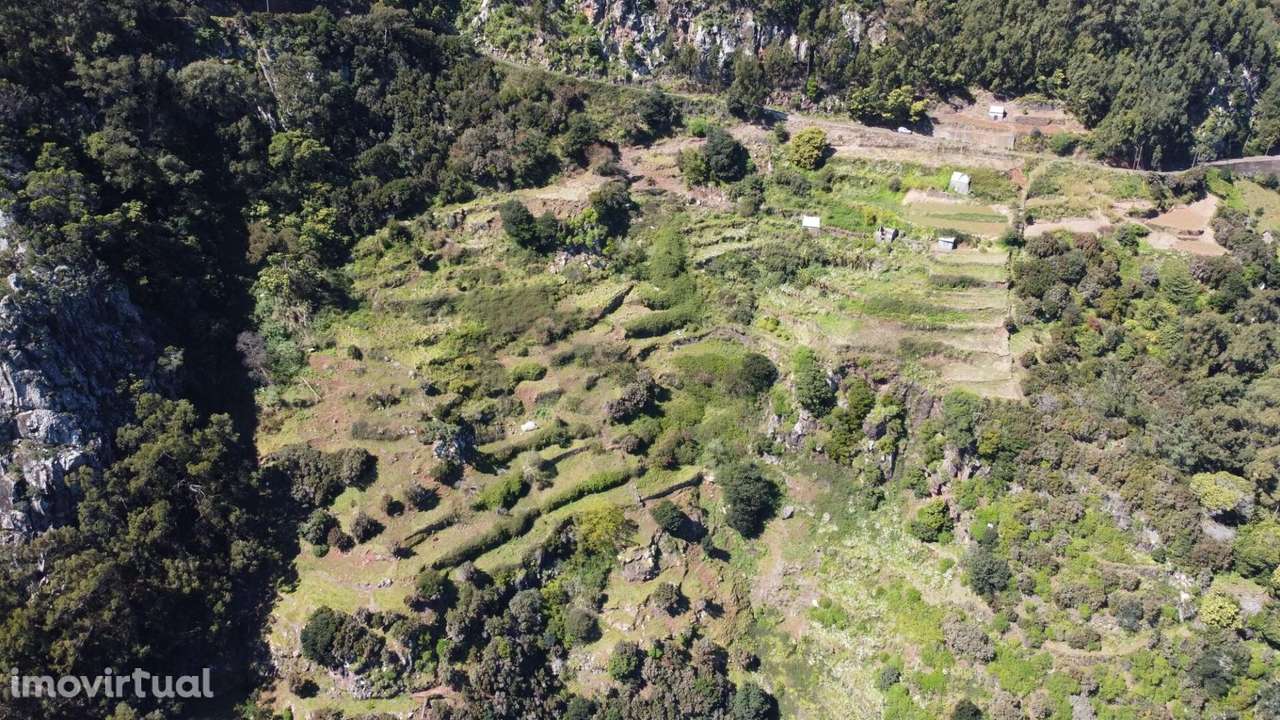 Terreno com 11.010 m2, vista mar e enorme potencial – Santa Cruz - Grande imagem: 4/20