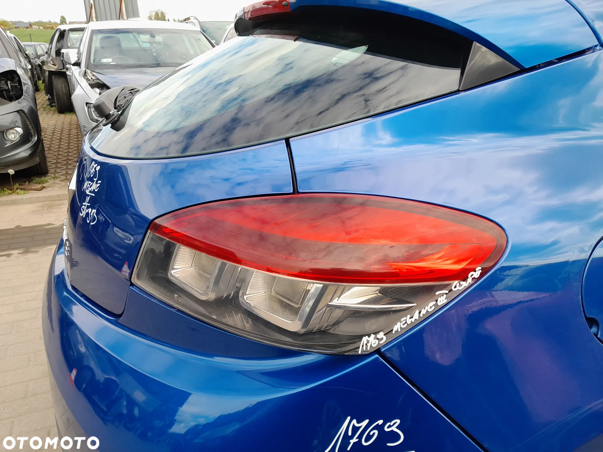 RENAULT MEGANE COUPE III LAMPA PRAWA TYLNA PRAWY TYŁ W BŁOTNIK SEDAN - 2