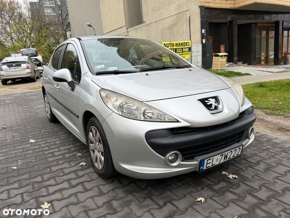 Peugeot 207 - 10