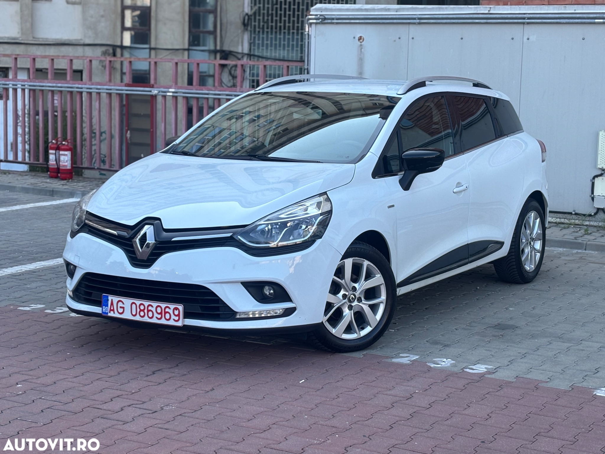 Renault Clio (Energy) TCe 90 Start & Stop LIMITED - 12