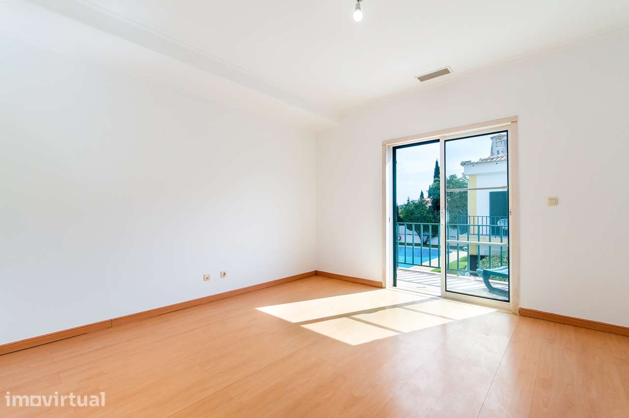 Moradia Geminada de Canto - T2, com Piscina em Vilamoura-Algarve - Grande imagem: 5/41