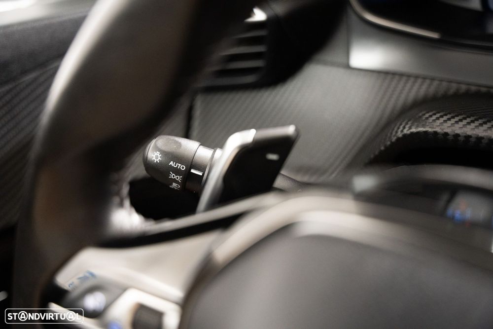 Peugeot 2008 1.2 PureTech Allure EAT8 - 23