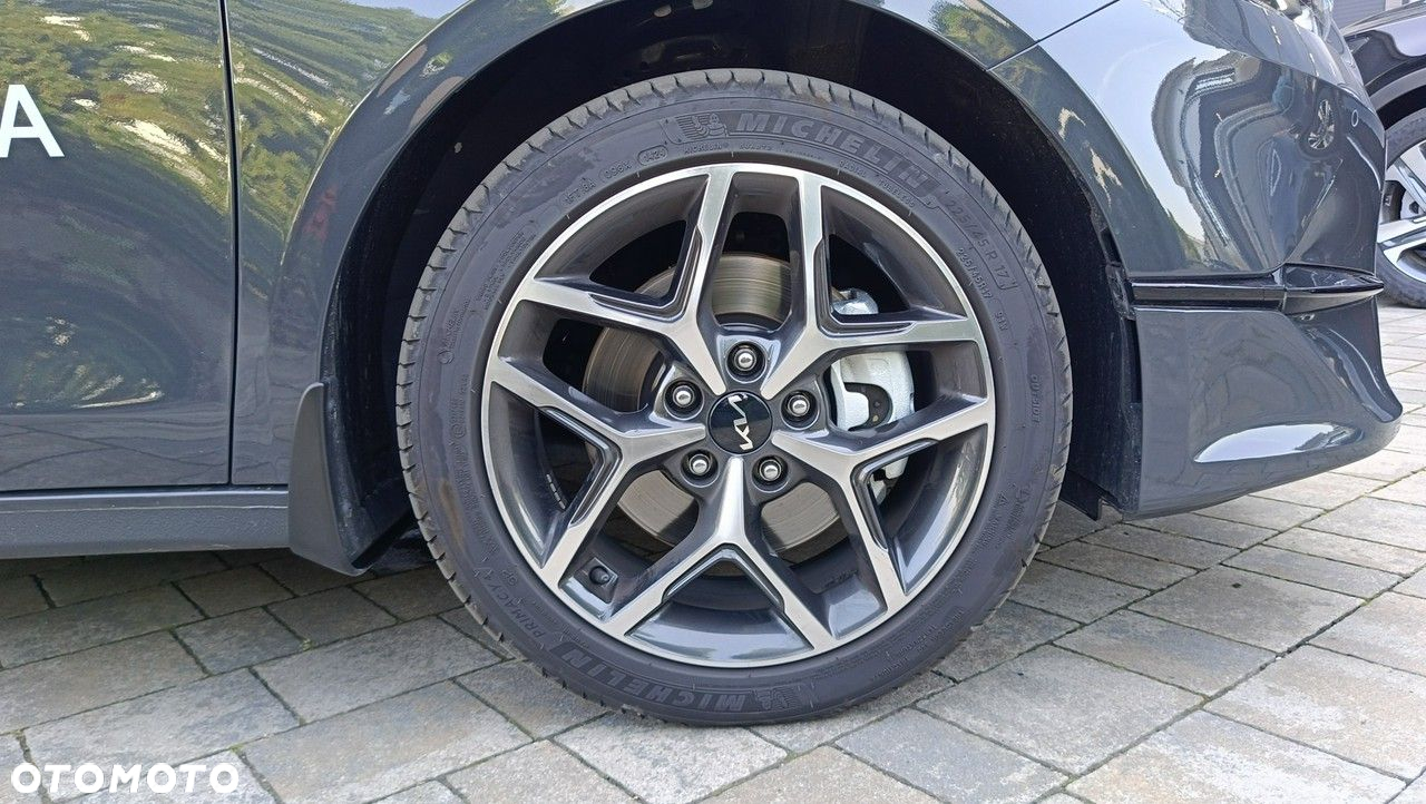 Kia Ceed - 11