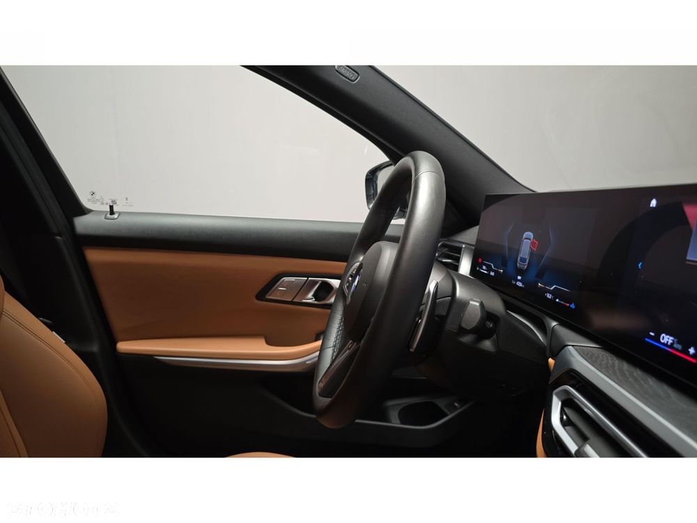 BMW Seria 3 320d xDrive M Sport - 27