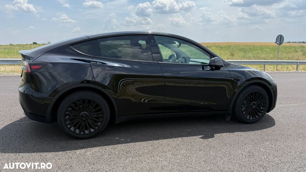 Tesla Model Y - 20