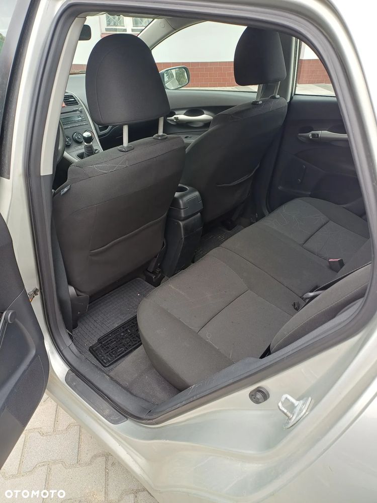 Toyota Auris 1.4 D-4D 2010 - 8