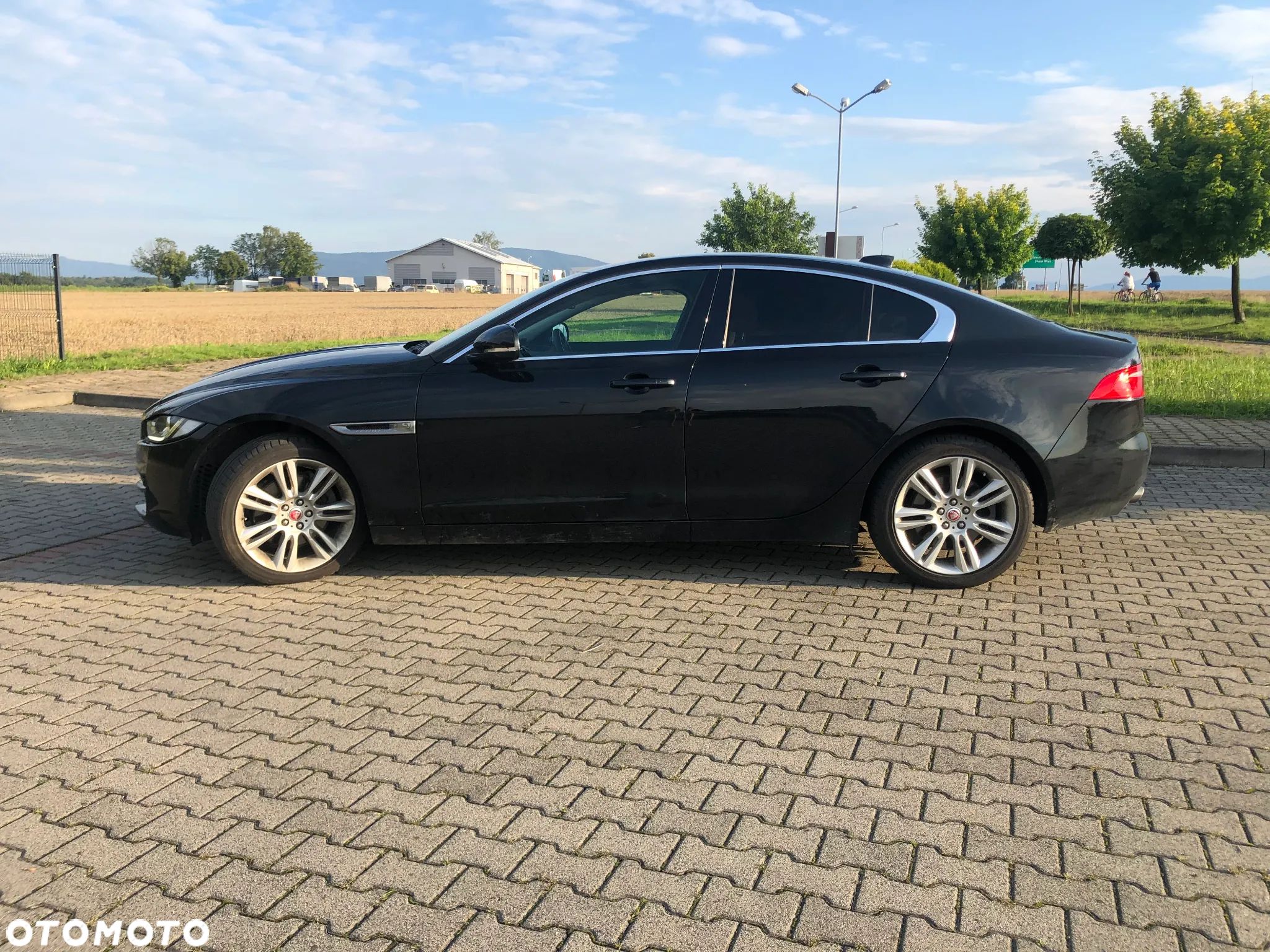 Jaguar XE 2.0 D AWD Prestige - 1