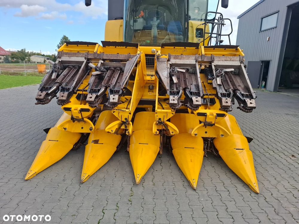 New Holland 8-75 2012 Rok, Przystawka do kukurydzy , Nie malowana,  Stan Idealny - 2