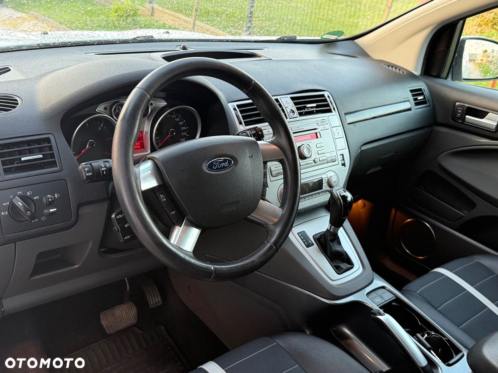 Ford Kuga 2.0 TDCi 4x4 Titanium - 17
