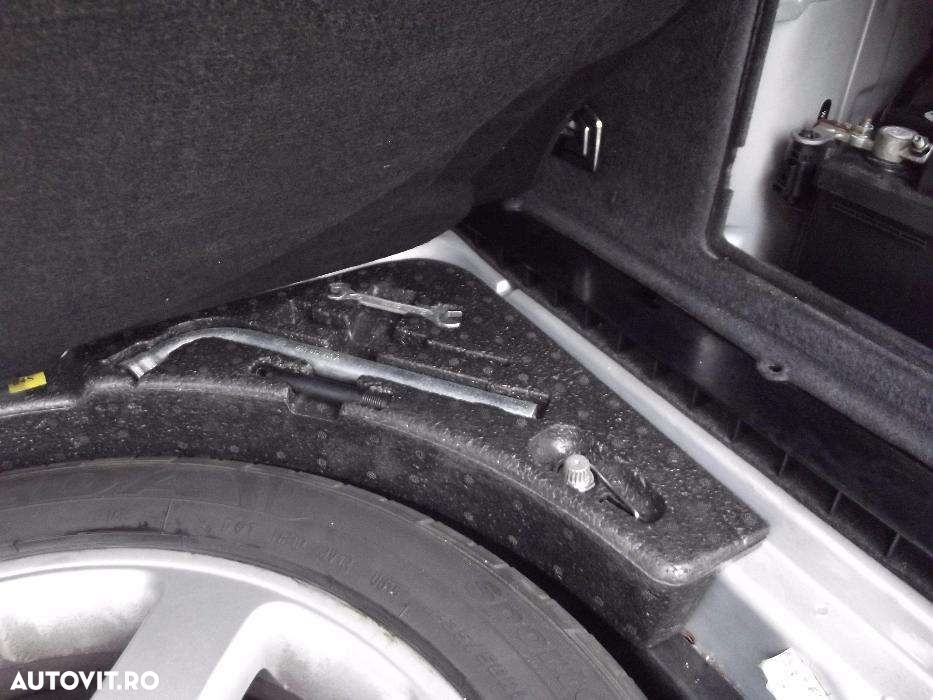 Roata rezerva VW Phaeton R18 capac roata rezerva mocheta releu cric - 6