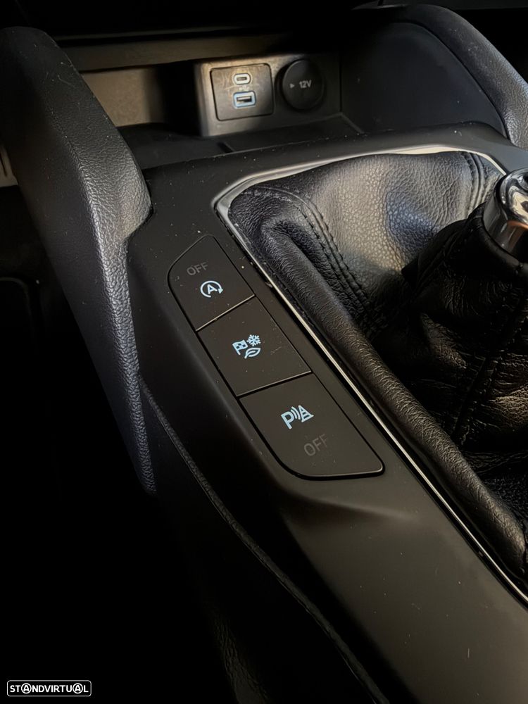 Ford Focus SW 1.0 EcoBoost S&S COOL&CONNECT - 29
