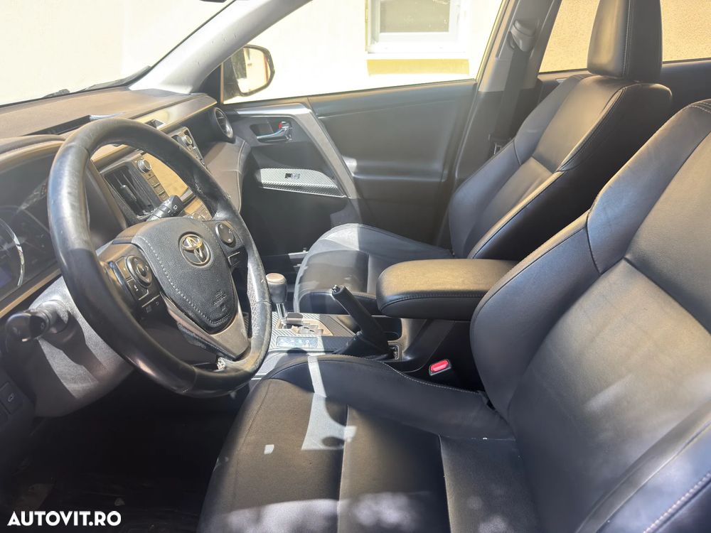 Toyota RAV4 2.2 D-4CAT 4WD Aut Luxury - 25