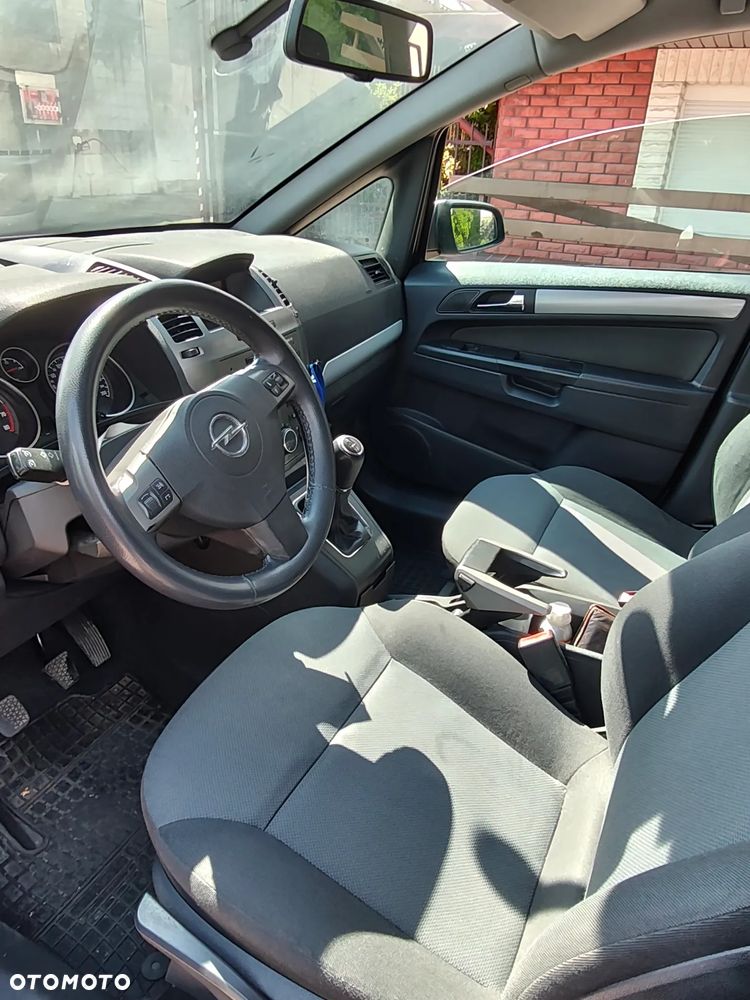 Opel Zafira 1.8 Cosmo - 9