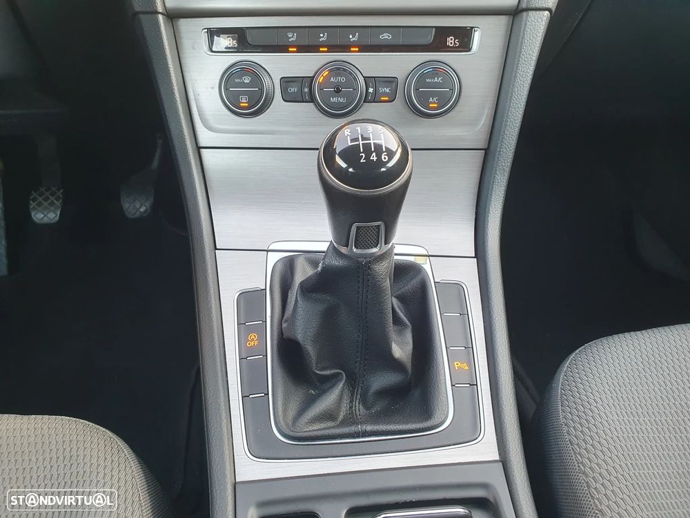 VW Golf 1.6 TDI Confortline - 42