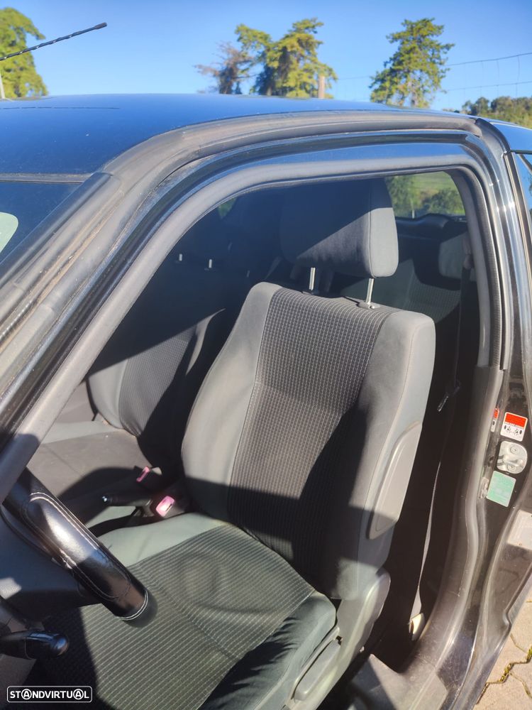 Suzuki Swift 1.3 DDiS GL - 8