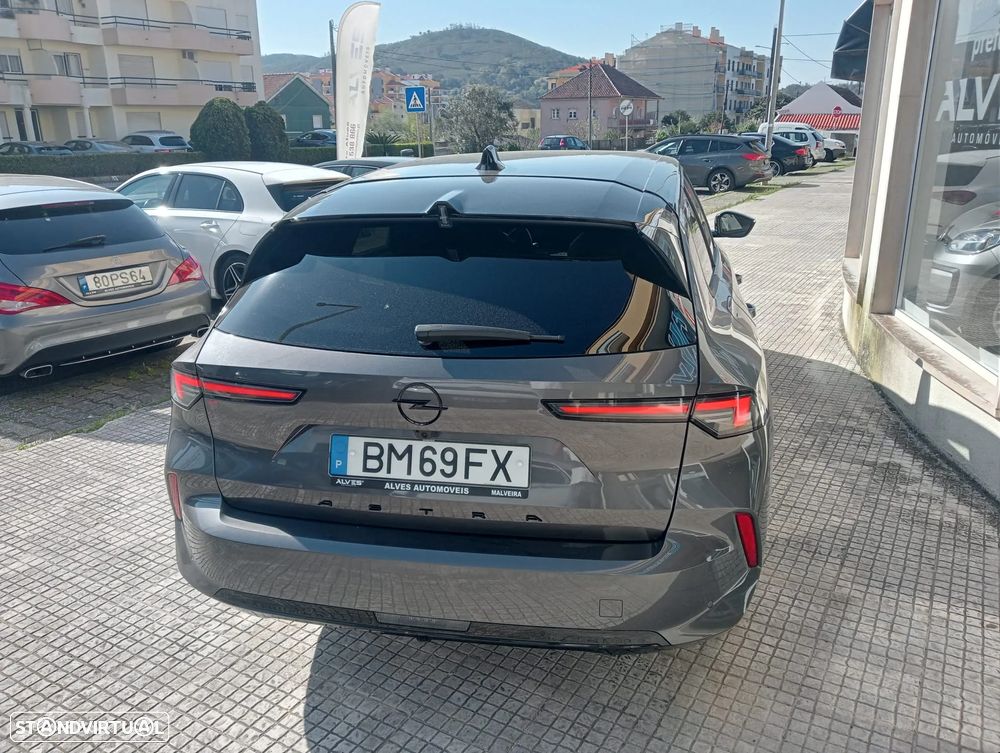 Opel Astra Sports Tourer - 13