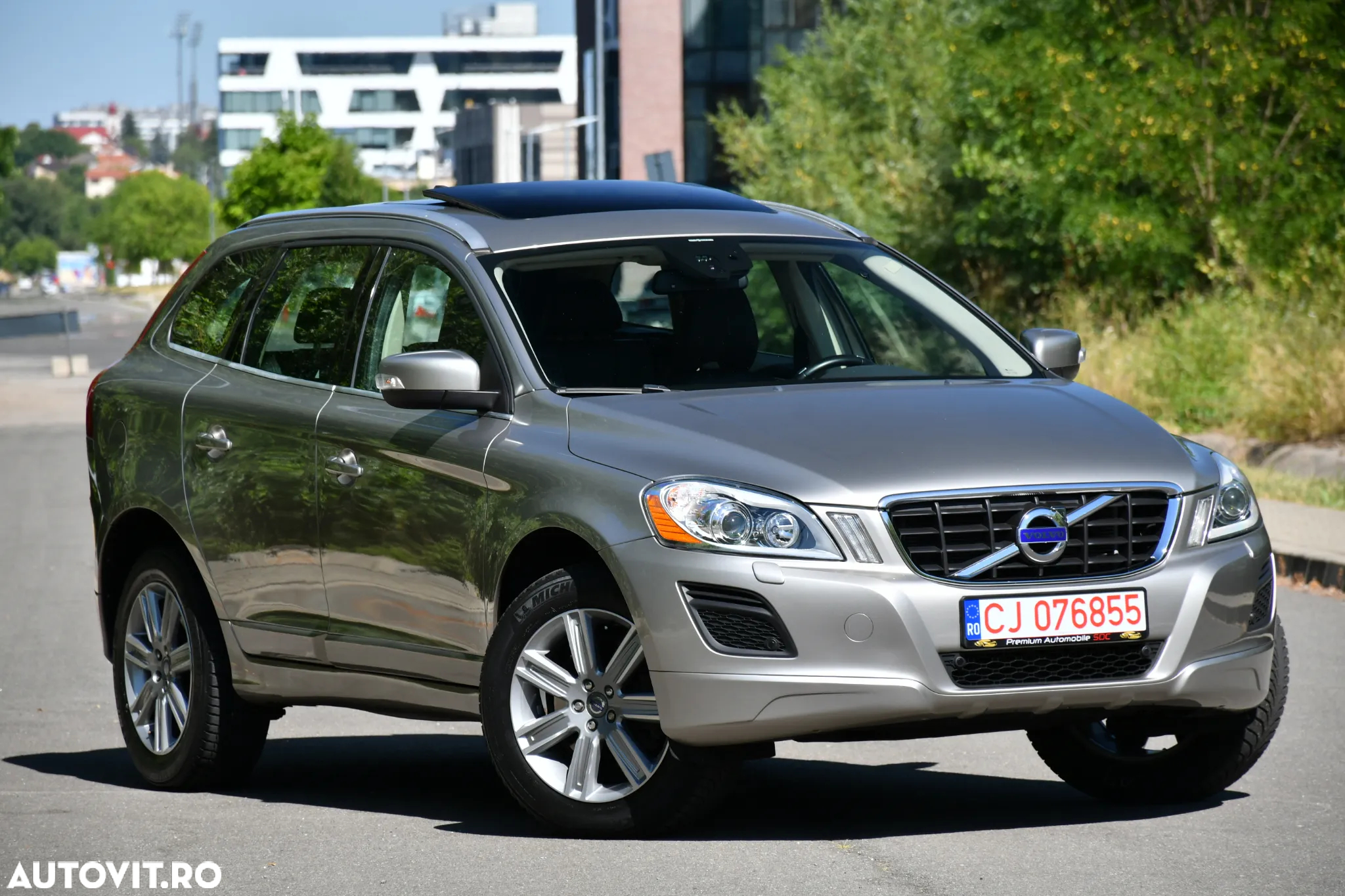 Volvo XC 60 D5 AWD Aut. Summum - 19