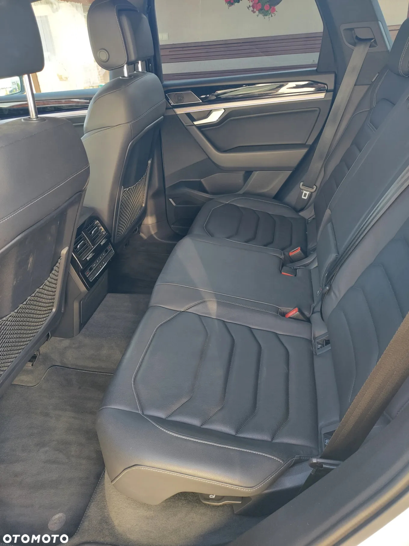 Volkswagen Touareg 3.0 V6 TDI 4Motion R-Line - 14