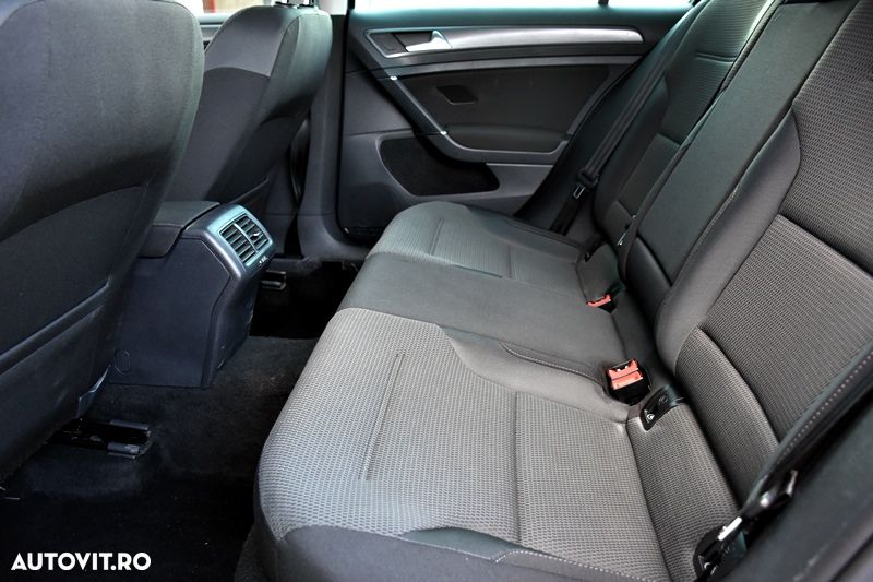 Volkswagen Golf - 14