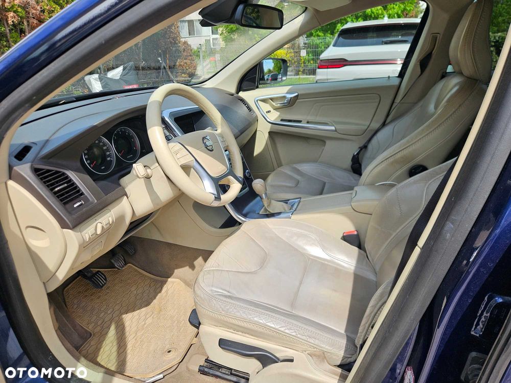 Volvo XC 60 - 4