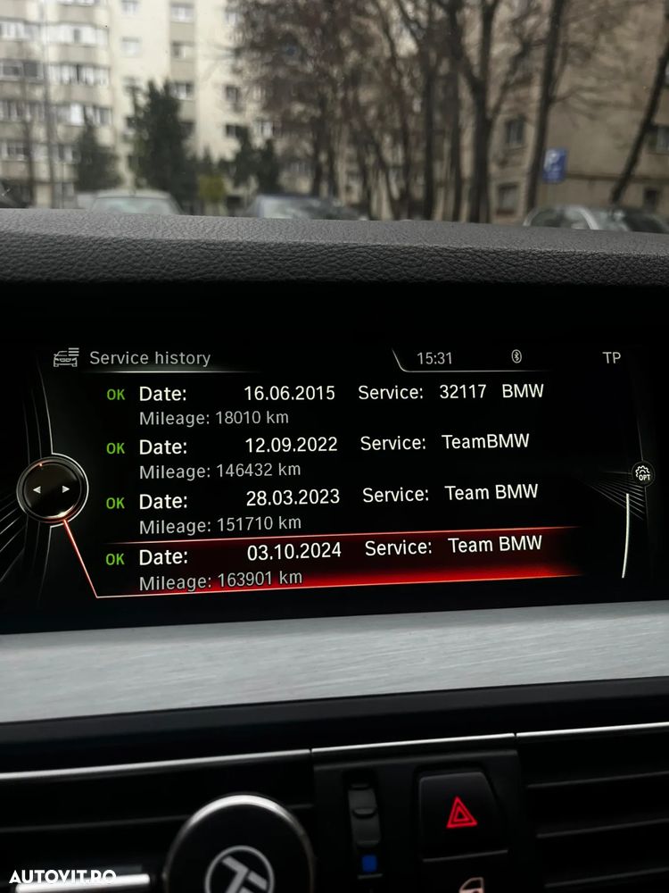 BMW Seria 5 525d xDrive - 26