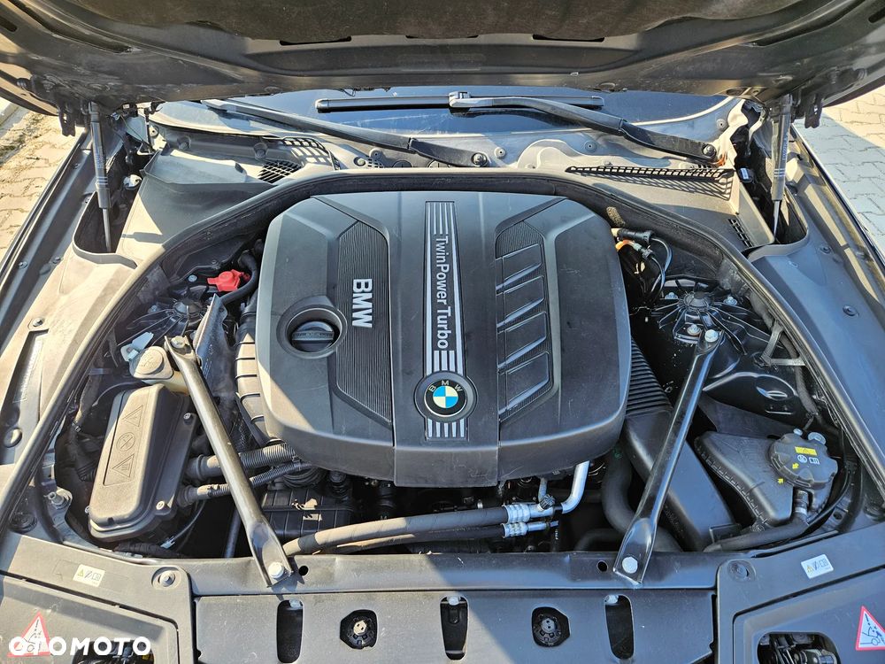 BMW Seria 5 525d xDrive Modern Line - 40