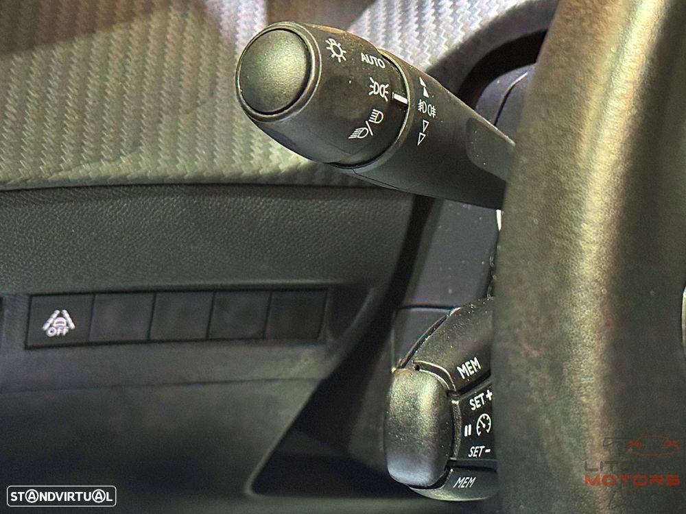 Peugeot 2008 PureTech 130 Allure Pack - 23