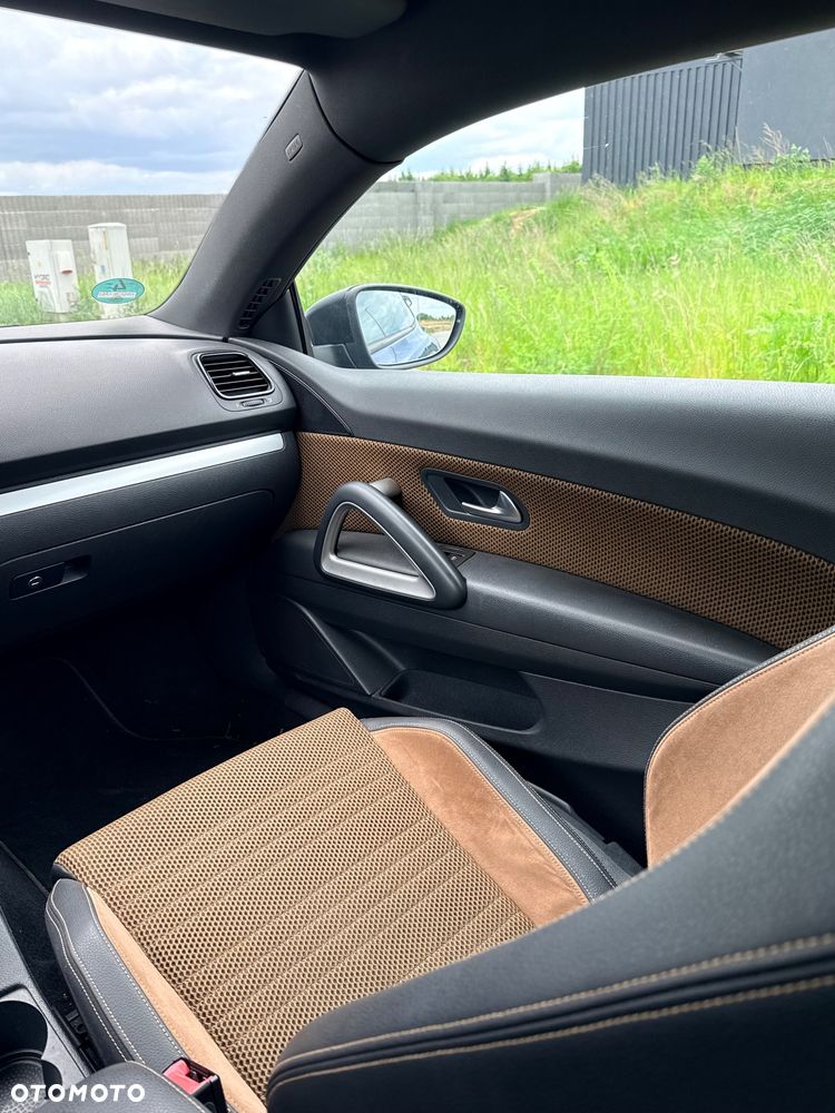Volkswagen Scirocco 1.4 TSI DSG - 24