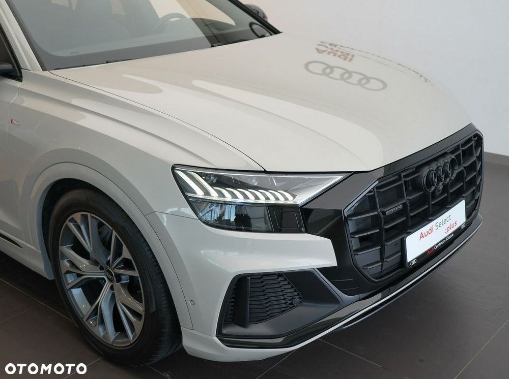 Audi Q8 - 10