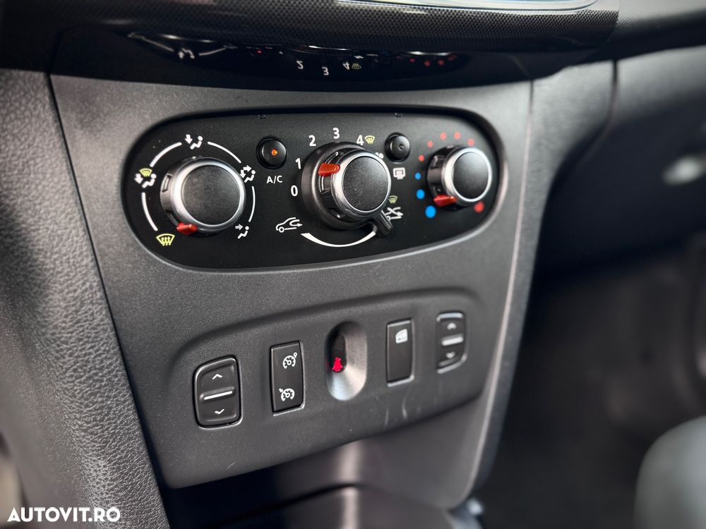 Dacia Logan TCe 90 Prestige - 23