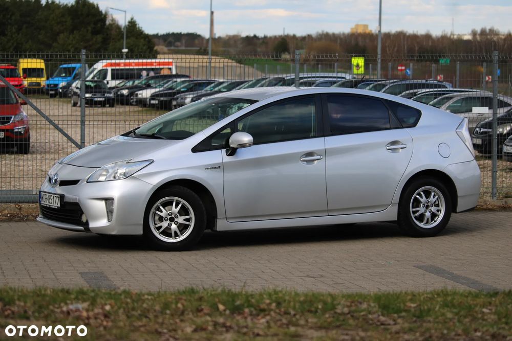 Toyota Prius - 4